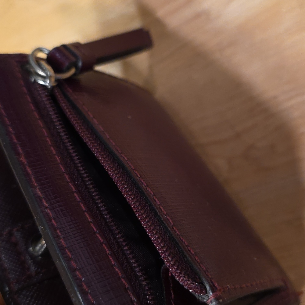 Coach Darcy bow wallet in a burgundy/maroon textured leather. - Picture 6 of 6